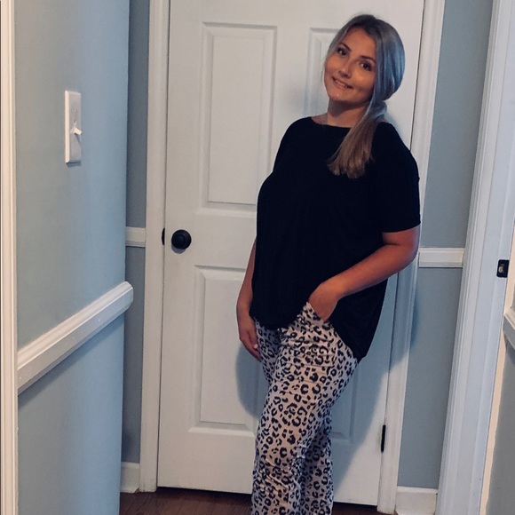 Meet your Posher, The Wardrobe - Picture 5 of 7